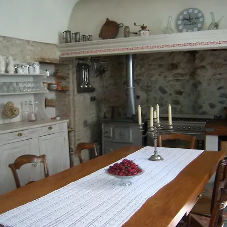 Demeure Saint Vincent Bed & Breakfast